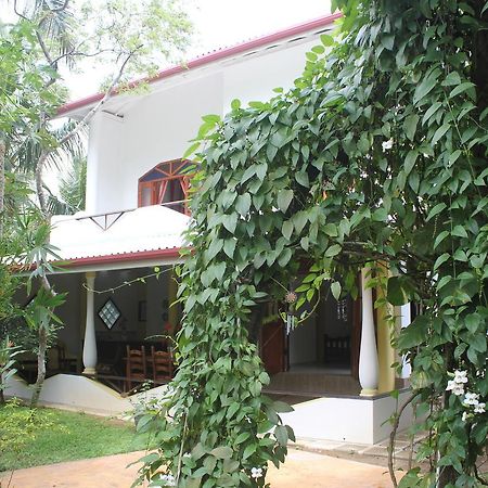 Dionis Villa Unawatuna Ruang foto