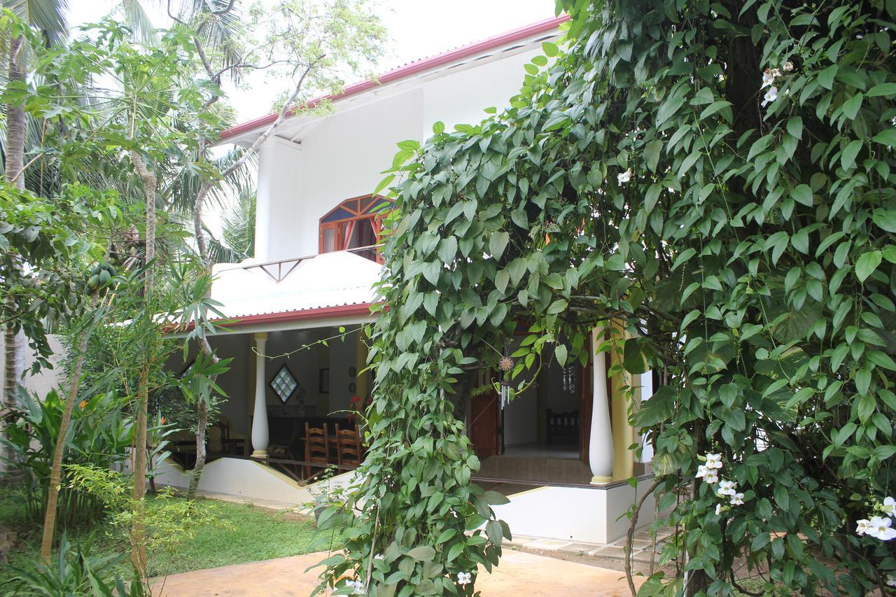 Dionis Villa Unawatuna Ruang foto